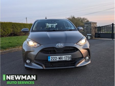 2022 Toyota Yaris - thumbnail 3