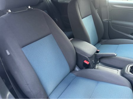 2012 Volkswagen Golf - thumbnail 10