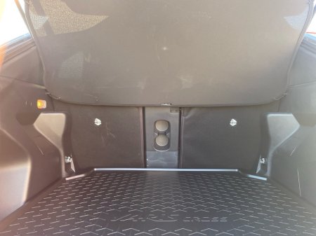 2025 Toyota Yaris Cross - thumbnail 18