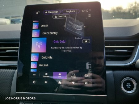 2023 Renault Captur E-TECH ENGINEERED 1.6i HRV AUTO 145HP €27,950 thumbnail