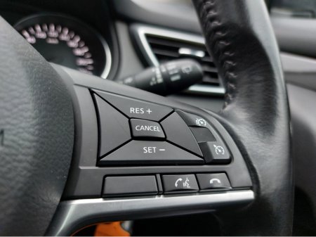 2019 Nissan Qashqai 1.2 SV 18 5DR PANORAMIC ROOF IDEAL FAMILY SUV €16,995 thumbnail