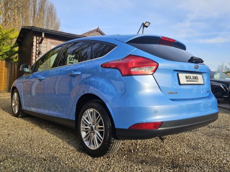 2017 Ford Focus - thumbnail 17