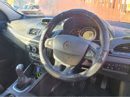 2012 Renault Megane - thumbnail 5