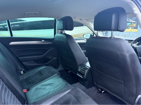 2018 Volkswagen Passat HIGHLINE 1.6 TDI MANUAL 6SPEED FWD 120HP 4DR €14,950 thumbnail