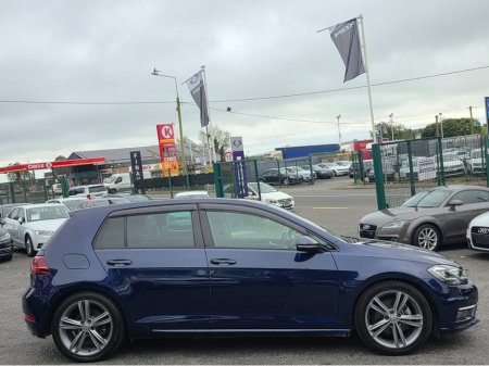 2019 Volkswagen Golf ( 192 REG ) HIGHLINE FULL LEATHER SEATS HEATED ELECTRIC SEATS SAT NAV PACK - VIRTUAL CLOCKS -REVERSE CAMERA - NAVIGATION - CARPLAY - ANDROID AUTO- BLIND SPOT REAR TRAFFIC ASSIST - DISCOVER PRO €22,950 thumbnail