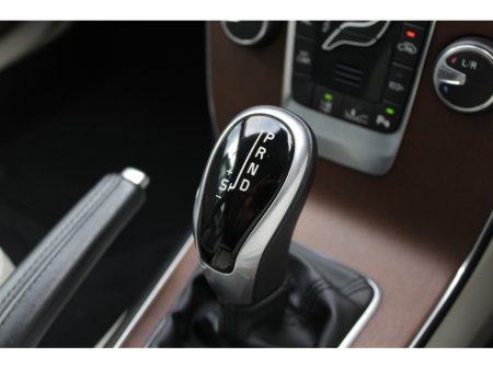 2017 Volvo V40 - thumbnail 16