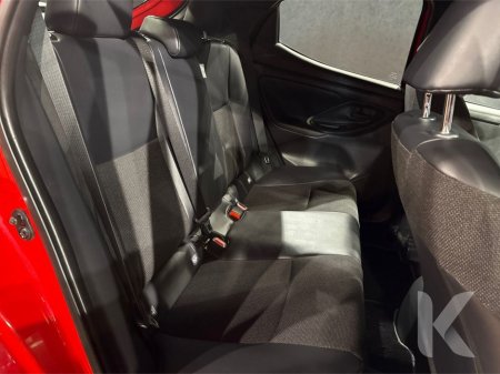 2024 Toyota Yaris - thumbnail 12