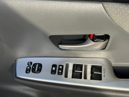 2013 Toyota Prius  €11,990 thumbnail