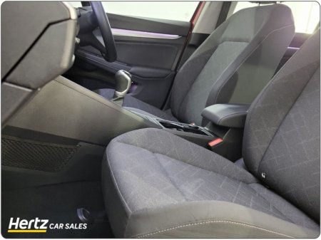 2024 Volkswagen Golf LIFE 110HP Petrol Manual €25,995 thumbnail