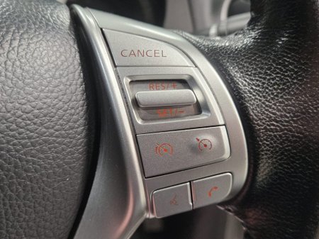 2019 Nissan Navara  thumbnail