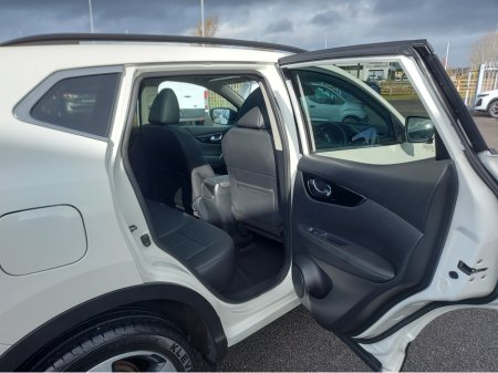 2017 Nissan Qashqai - thumbnail 9