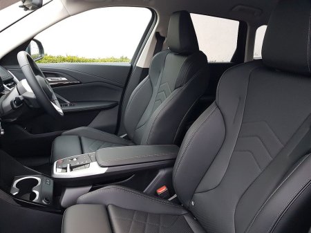 2026 BMW iX1 - thumbnail 7