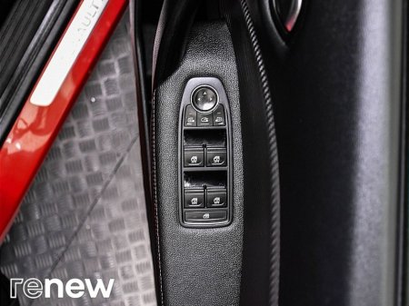 2023 Renault Captur TCe 90 RS Line €22,490 thumbnail