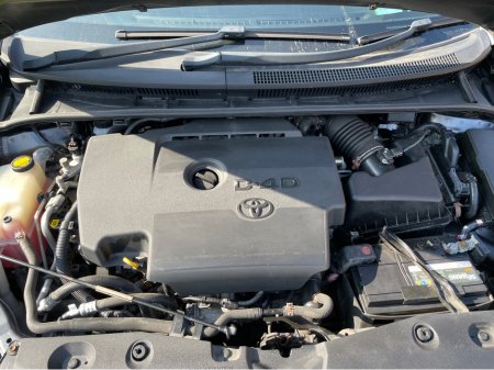 2013 Toyota Avensis - thumbnail 17