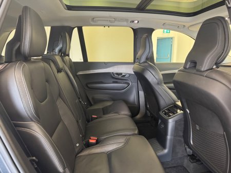 2022 Volvo XC90 PHEV T8 (390hp) Inscription AWD €57,950 thumbnail
