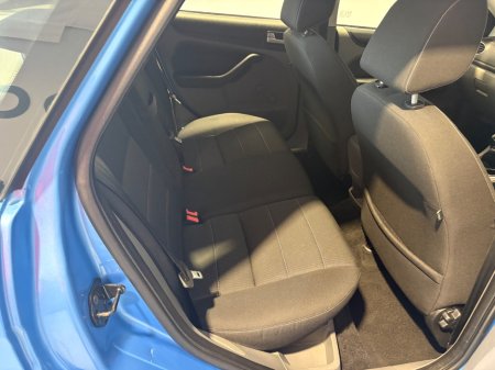 2011 Ford Focus - thumbnail 7