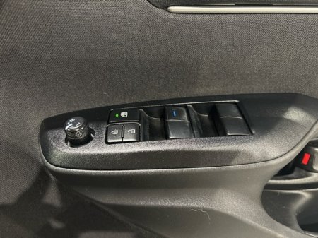 2023 Toyota Yaris Cross LUNA SPORT BI-TONE HYBRID AUTO €28,950 thumbnail