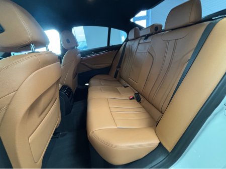 2020 BMW 5 Series - thumbnail 14