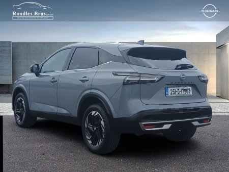 2025 Nissan Qashqai - view 2