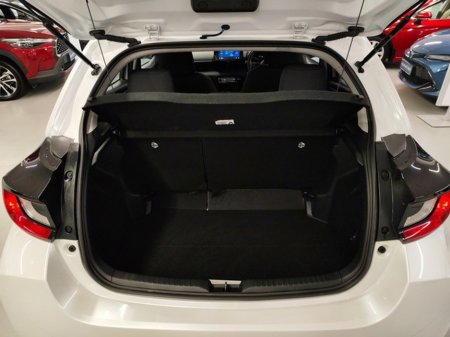 2024 Toyota Yaris HYBRID LUNA €26,950 thumbnail