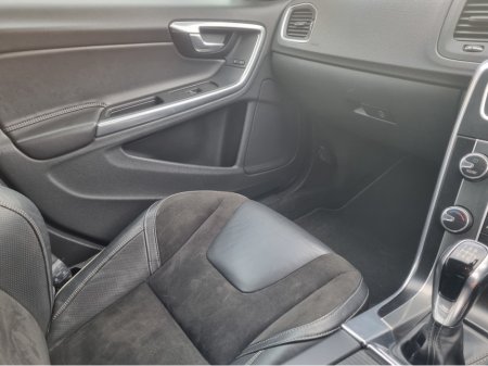 2015 Volvo V60 - thumbnail 16