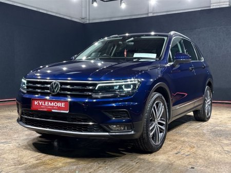 2018 Volkswagen Tiguan 2.0 TDI HIGH LINE 4WD - FULL BLACK LEATHER HEATED SEATS FRONT AND BACK - DIAMOND CUT FACTORY ALLOY WHEELS - CRUISE CONTROL - REVERSE CAMERA €29,950 thumbnail