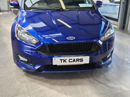 2018 Ford Focus - thumbnail 4