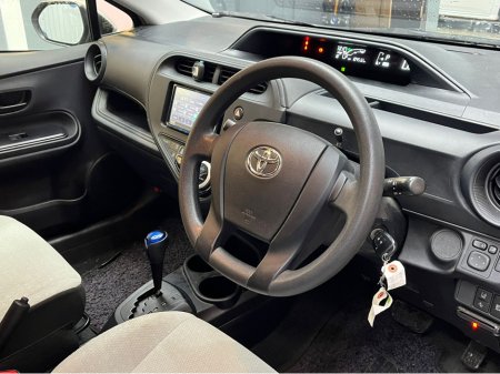 2020 Toyota Aqua €13950! 2020 TOYOTA AQUA 1.5 HYBRID €13,950 thumbnail