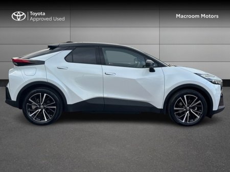 2025 Toyota C-HR - view 3