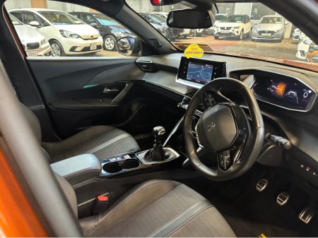 2023 Peugeot 2008 - thumbnail 11