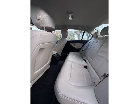 2016 BMW 3 Series - thumbnail 22