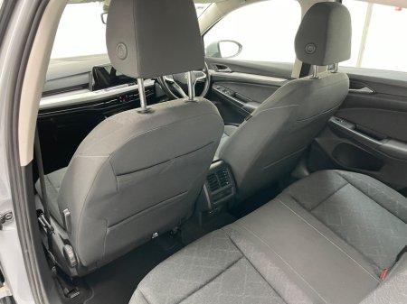 2023 Volkswagen Golf - thumbnail 15