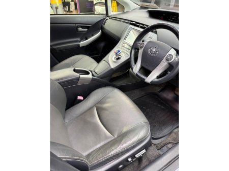 2013 Toyota Prius - thumbnail 9