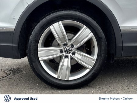 2024 Volkswagen Tiguan 2.0 TDI 150HP Elegance €41,950 thumbnail