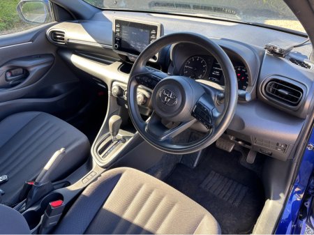 2022 Toyota Yaris - thumbnail 9