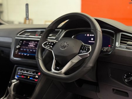 2024 Volkswagen Tiguan - thumbnail 10