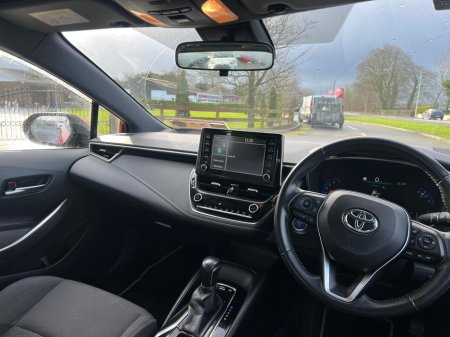 2021 Toyota Corolla 1.8 Hybrid Luna Hatchback €21,500 thumbnail