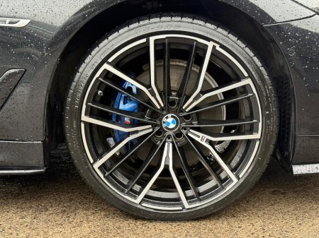 2022 BMW 5 Series 530e M Sport thumbnail