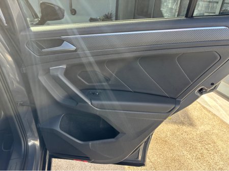 2022 Volkswagen Tiguan - thumbnail 17