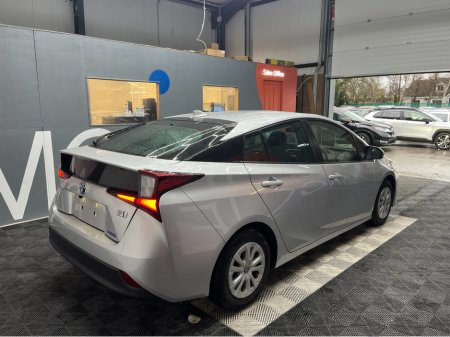 2022 Toyota Prius - thumbnail 2