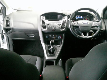 2017 Ford Focus - thumbnail 14