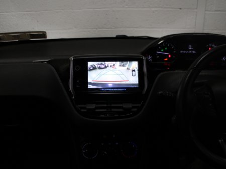 2018 Peugeot 208 - thumbnail 20