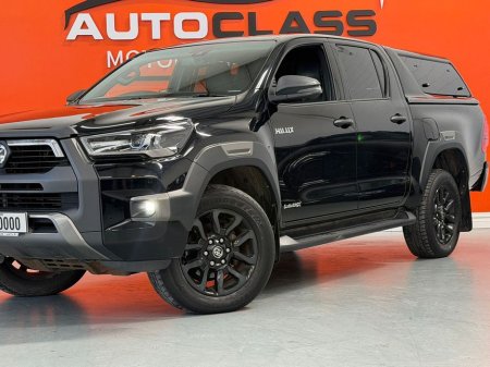 2022 Toyota Hilux - view 4