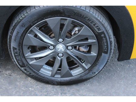 2022 Peugeot 208 - thumbnail 10