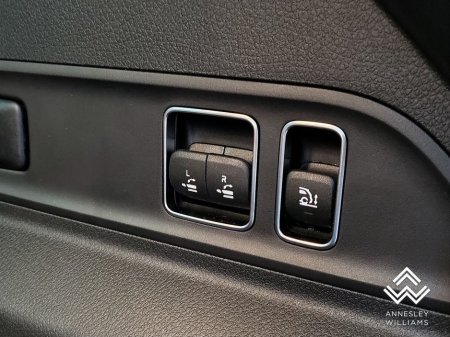 2025 Mercedes-Benz GLE Class GLE 53 AMG Premium + Night Edition 4-Matic €139,950 thumbnail