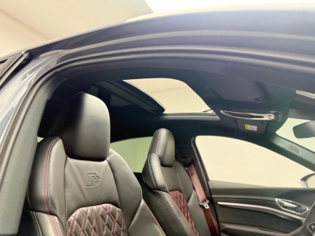 2024 Audi Q8 e-tron S LINE 55 E-TRON *PAN ROOF* €79,990 thumbnail