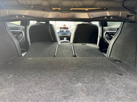 2017 BMW 3 Series - thumbnail 11