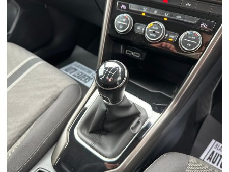 2018 Volkswagen T-Roc 1.0 TSI DESIGN 115HP LOW KM €17,995 thumbnail