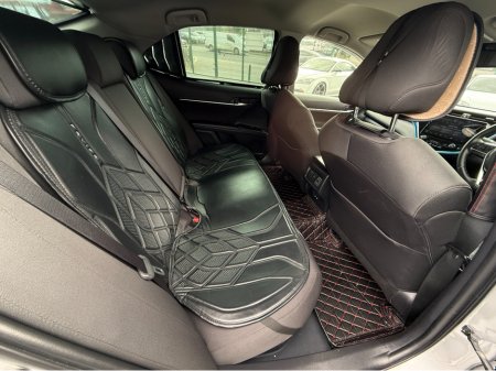 2018 Toyota Camry - thumbnail 9