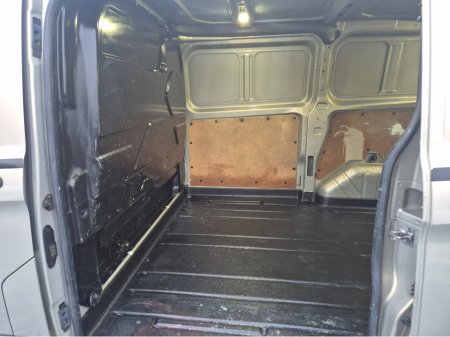 2015 Ford Transit Custom 100PS 270 SWB L4 LR 4DR €9,950 thumbnail